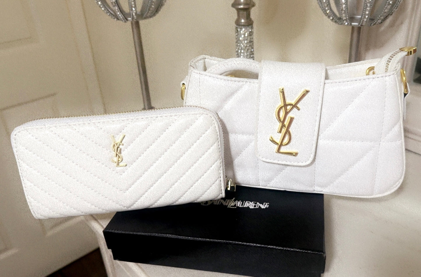 White Purse/ Wallet